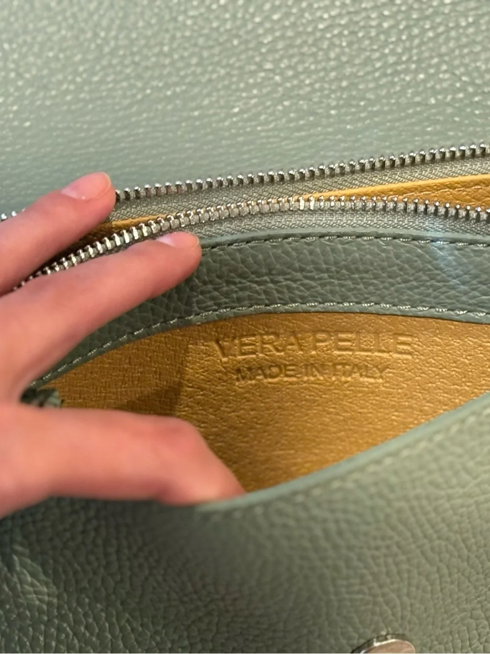 Italian leather clutch (pristine condition)